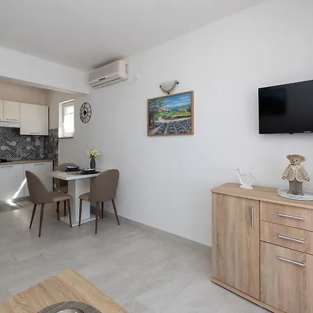 Mikanovic * تْسْغيكفانِتْسا