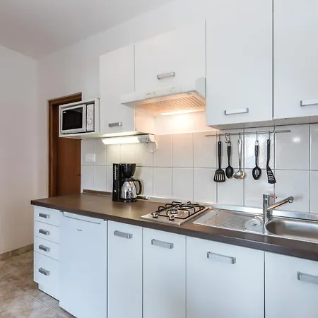 아파트 Mikanovic *