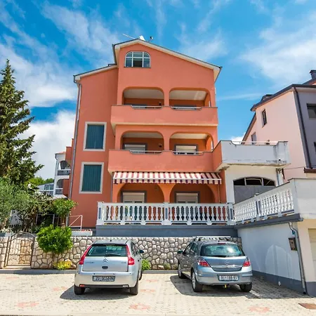 Mikanovic 아파트 *