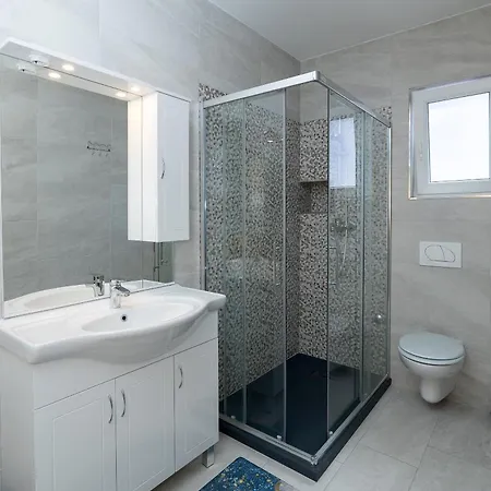 아파트 Mikanovic *