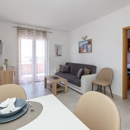 Mikanovic 아파트 크리크베니카