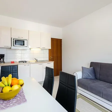 아파트 Mikanovic 크리크베니카