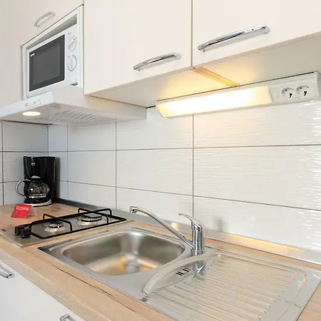 Mikanovic 아파트 *